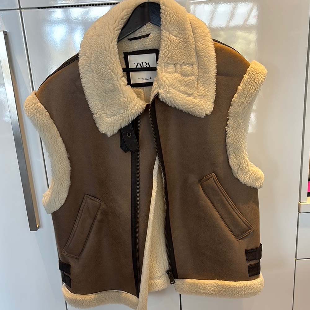 BRAND NEW Zara Shearling Lined Vest